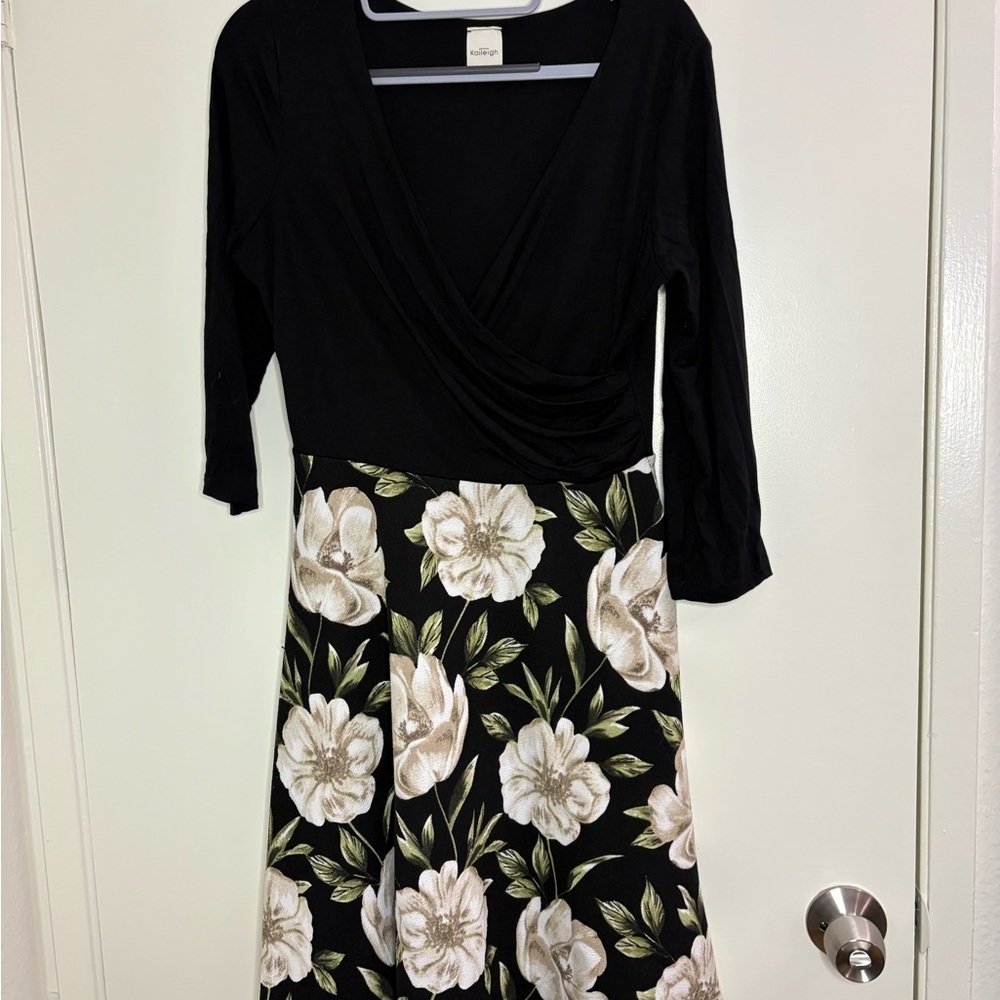 Kaileigh Black Womenβs Medium Floral White Green Wrap Dress Midi Length